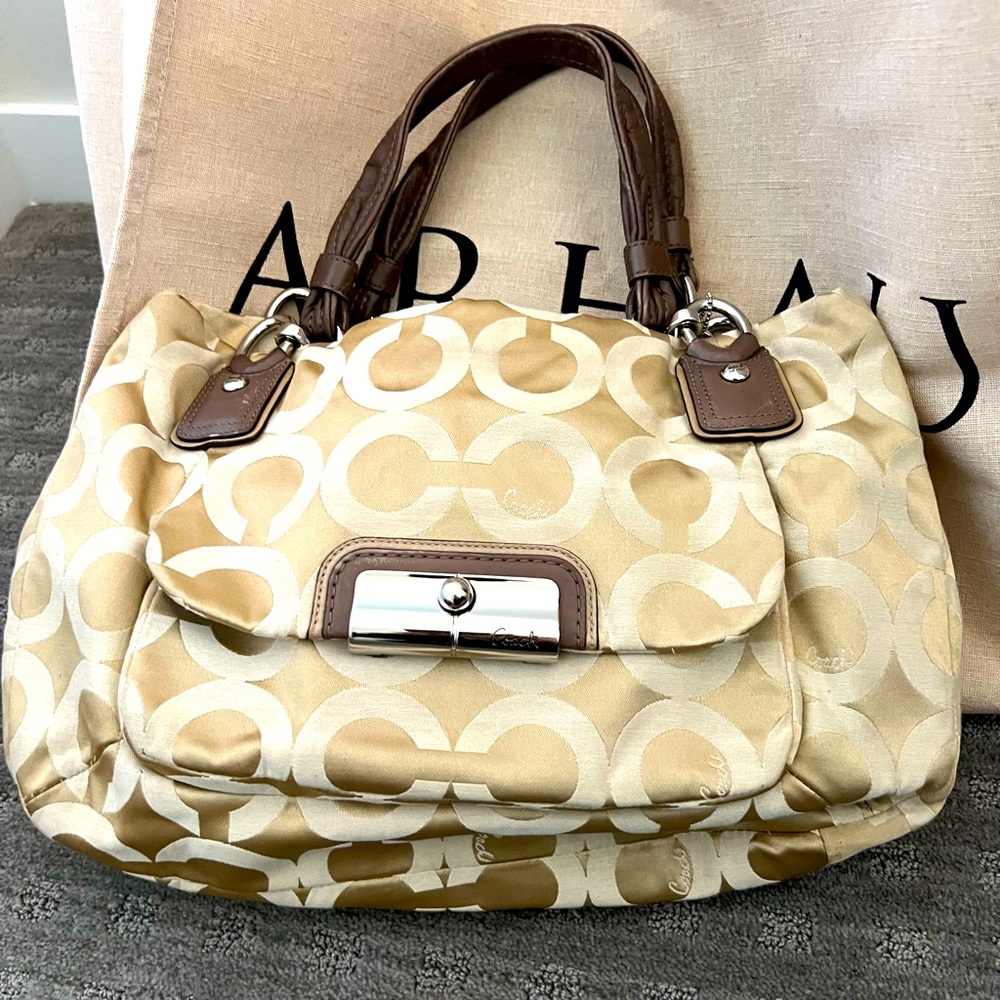 Stunning vintage coach